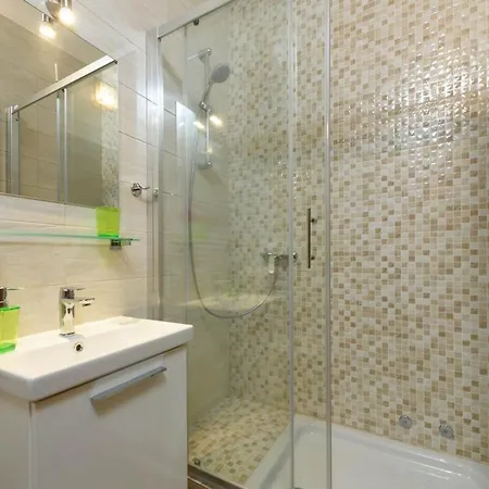 דירה Tatinja A6 טרוגיר